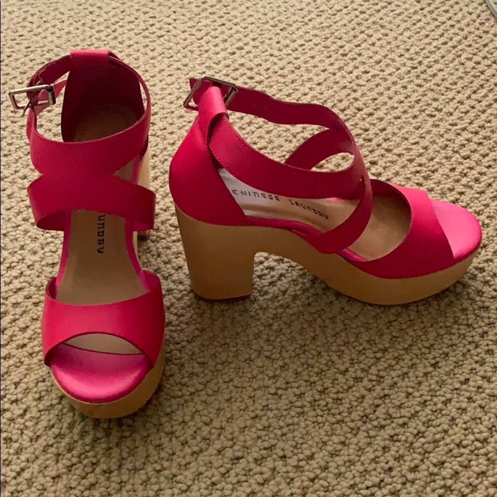 New pink wood platform sandals Chinese Laundry 6.5